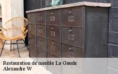 Restauration de meuble  06610