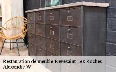 Restauration de meuble  06830